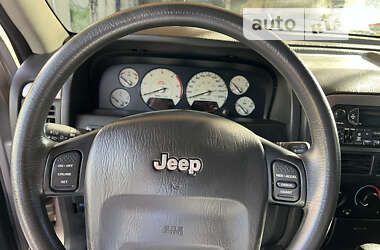 Внедорожник / Кроссовер Jeep Grand Cherokee 2002 в Виннице