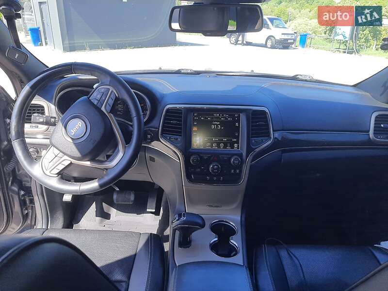 Позашляховик / Кросовер Jeep Grand Cherokee 2015 в Чернівцях