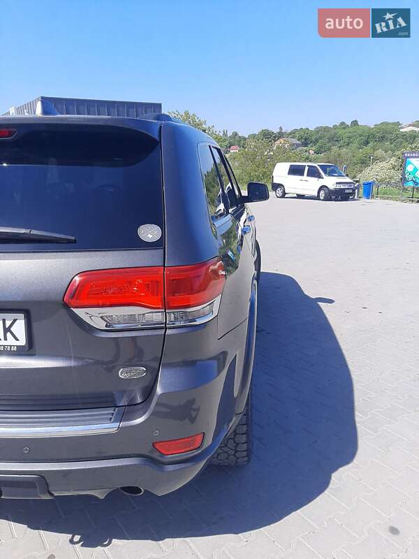 Позашляховик / Кросовер Jeep Grand Cherokee 2015 в Чернівцях