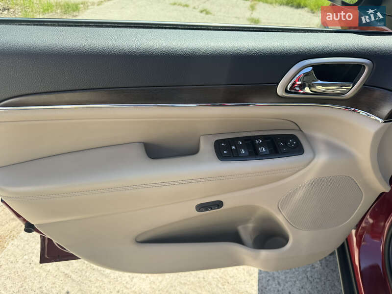 Внедорожник / Кроссовер Jeep Grand Cherokee 2015 в Киеве фото 17 Внедорожник / Кроссовер Jeep Grand Cherokee 2015 в Киеве