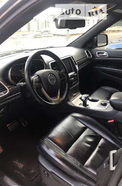 Внедорожник / Кроссовер Jeep Grand Cherokee 2013 в 