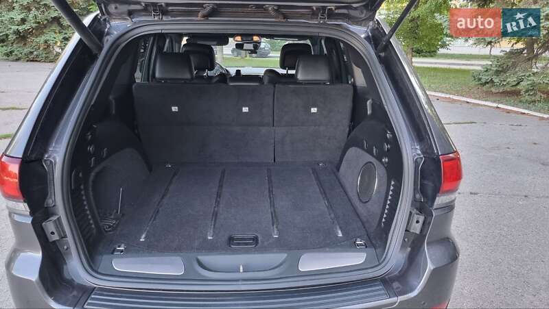 Внедорожник / Кроссовер Jeep Grand Cherokee 2017 в Киеве