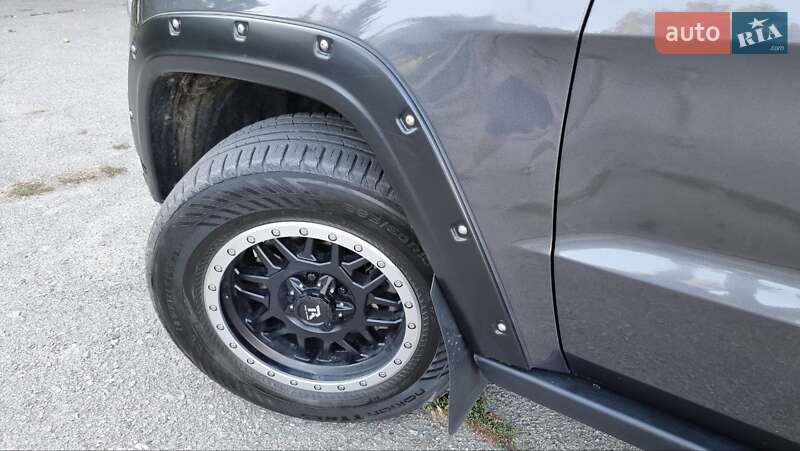 Внедорожник / Кроссовер Jeep Grand Cherokee 2017 в Киеве