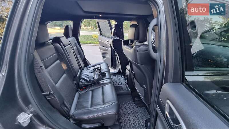 Внедорожник / Кроссовер Jeep Grand Cherokee 2017 в Киеве