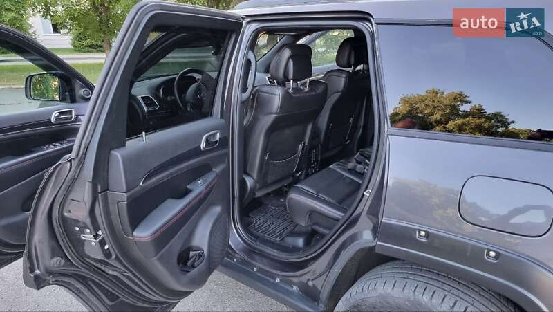 Внедорожник / Кроссовер Jeep Grand Cherokee 2017 в Киеве