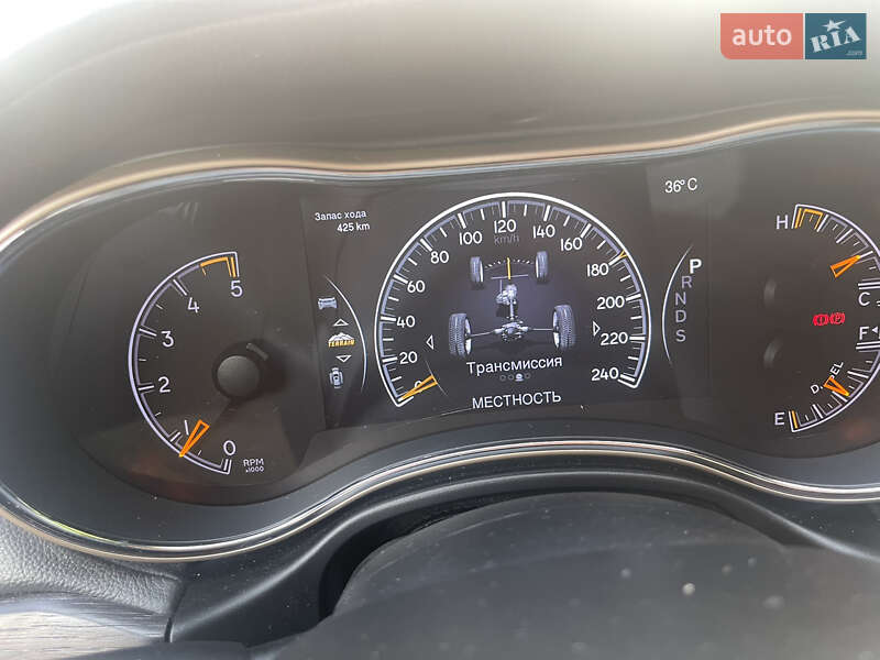 Внедорожник / Кроссовер Jeep Grand Cherokee 2014 в Киеве