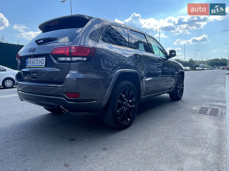 Позашляховик / Кросовер Jeep Grand Cherokee 2017 в Києві