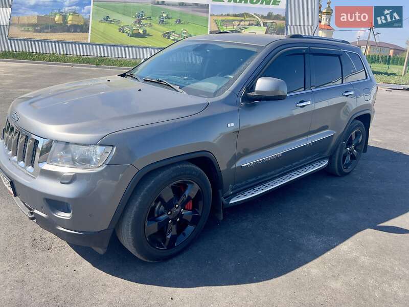Внедорожник / Кроссовер Jeep Grand Cherokee 2011 в Золотоноше