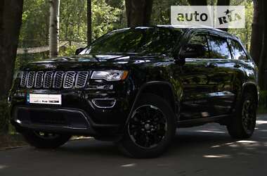 Внедорожник / Кроссовер Jeep Grand Cherokee 2017 в Киеве