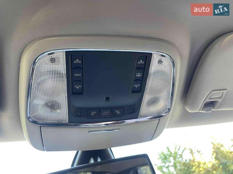 Внедорожник / Кроссовер Jeep Grand Cherokee 2012 в Яремче