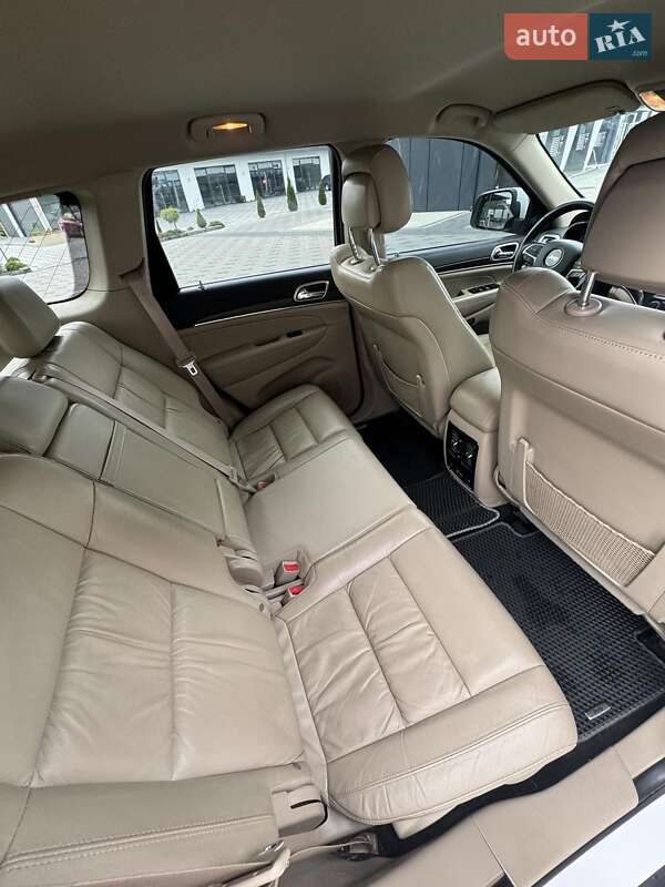 Внедорожник / Кроссовер Jeep Grand Cherokee 2015 в Хусте