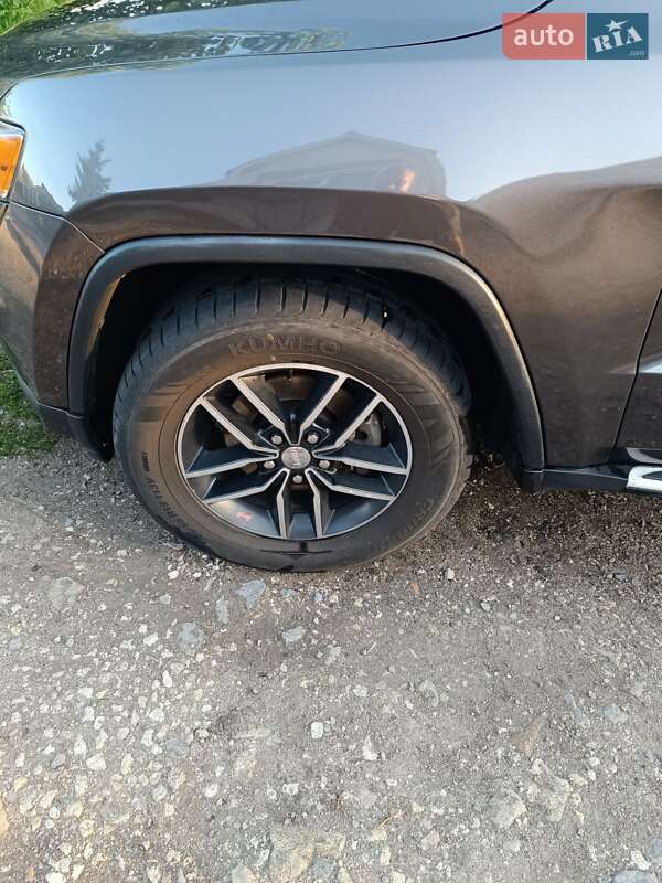 Внедорожник / Кроссовер Jeep Grand Cherokee 2016 в Яготине