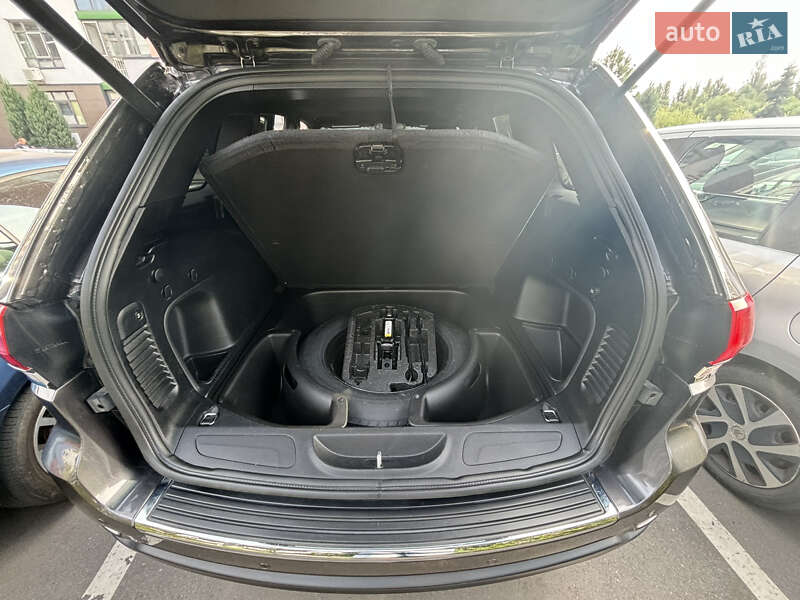 Внедорожник / Кроссовер Jeep Grand Cherokee 2020 в Киеве
