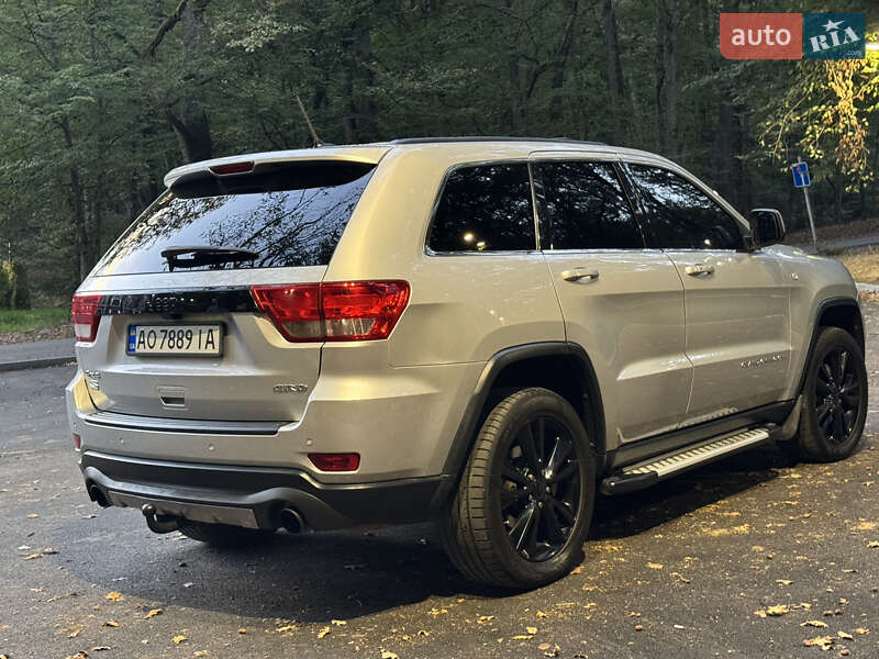 Внедорожник / Кроссовер Jeep Grand Cherokee 2012 в Ужгороде
