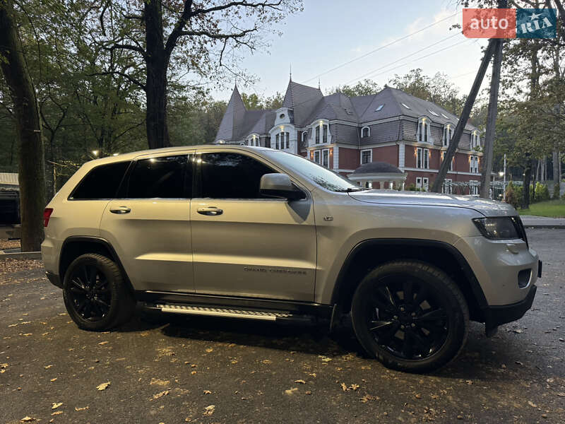Внедорожник / Кроссовер Jeep Grand Cherokee 2012 в Ужгороде