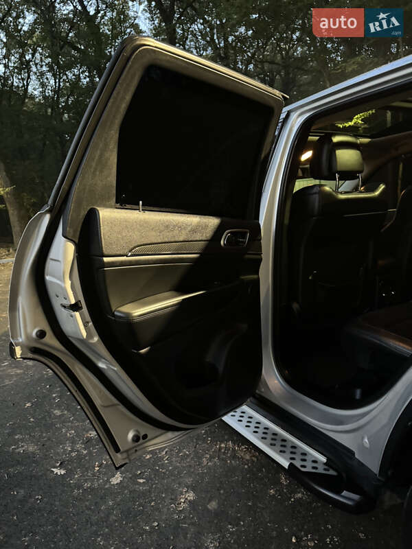 Внедорожник / Кроссовер Jeep Grand Cherokee 2012 в Ужгороде