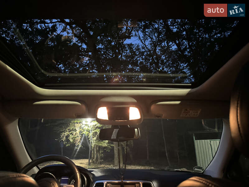 Внедорожник / Кроссовер Jeep Grand Cherokee 2012 в Ужгороде