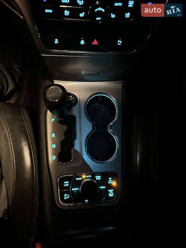 Внедорожник / Кроссовер Jeep Grand Cherokee 2012 в Ужгороде