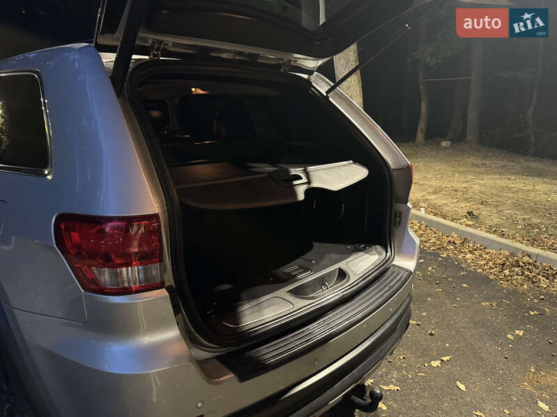 Внедорожник / Кроссовер Jeep Grand Cherokee 2012 в Ужгороде