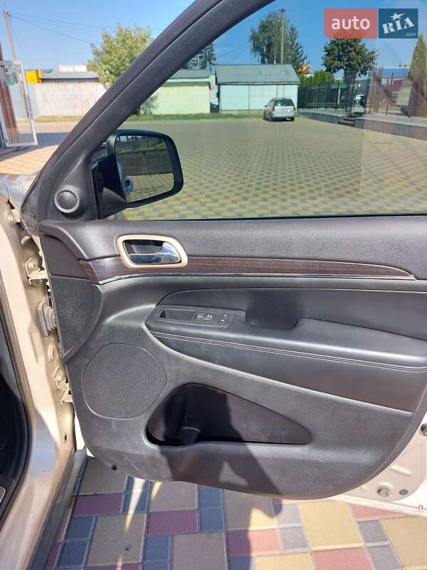 Внедорожник / Кроссовер Jeep Grand Cherokee 2014 в Гайсине