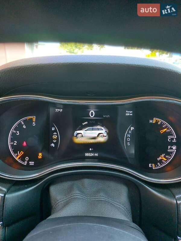 Внедорожник / Кроссовер Jeep Grand Cherokee 2014 в Гайсине