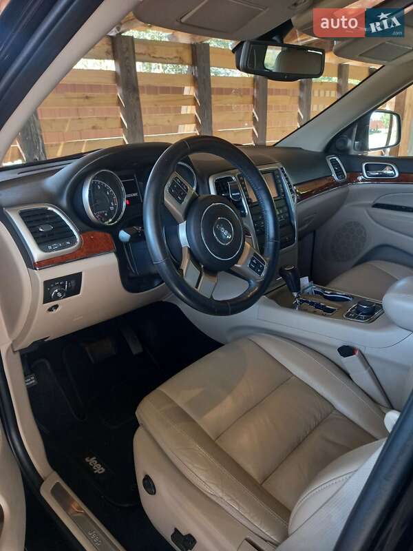Внедорожник / Кроссовер Jeep Grand Cherokee 2012 в Каменец-Подольском