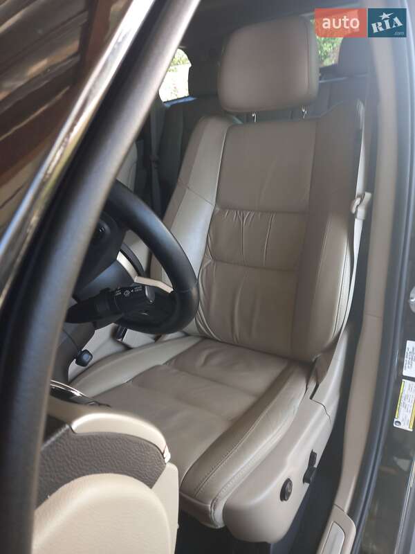 Внедорожник / Кроссовер Jeep Grand Cherokee 2012 в Каменец-Подольском