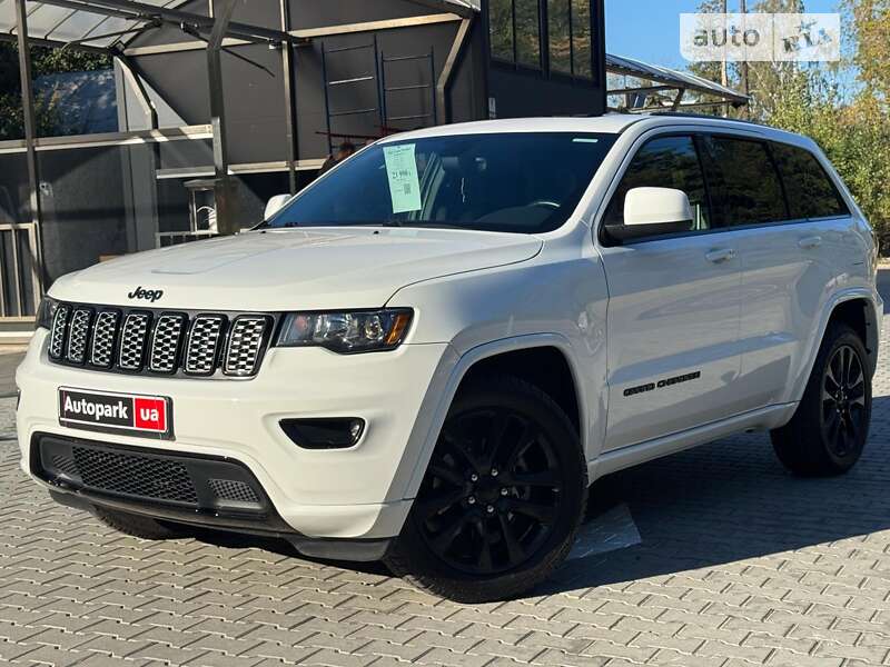 Внедорожник / Кроссовер Jeep Grand Cherokee 2017 в Киеве