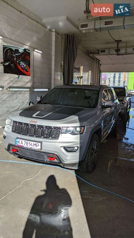 Позашляховик / Кросовер Jeep Grand Cherokee 2020 в Києві