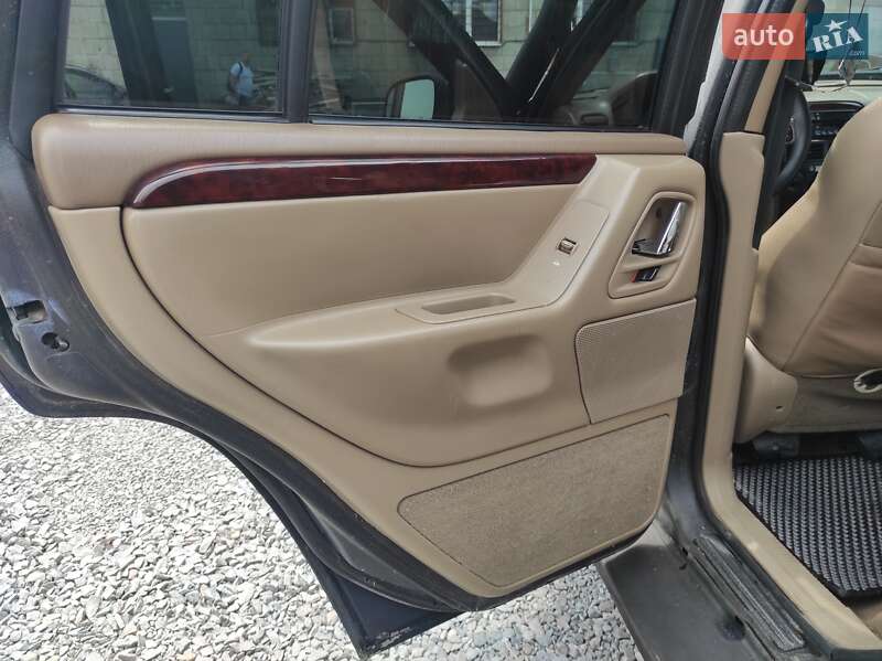 Внедорожник / Кроссовер Jeep Grand Cherokee 2001 в Львове