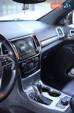 Внедорожник / Кроссовер Jeep Grand Cherokee 2020 в 