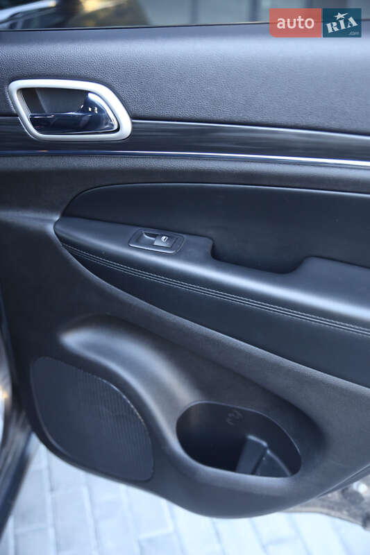 Внедорожник / Кроссовер Jeep Grand Cherokee 2020 в Полтаве