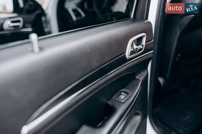 Внедорожник / Кроссовер Jeep Grand Cherokee 2014 в Тернополе фото 16 Внедорожник / Кроссовер Jeep Grand Cherokee 2014 в Тернополе