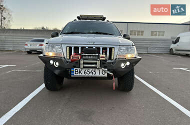 Внедорожник / Кроссовер Jeep Grand Cherokee 2004 в Ровно