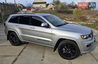 Внедорожник / Кроссовер Jeep Grand Cherokee 2017 в Николаеве