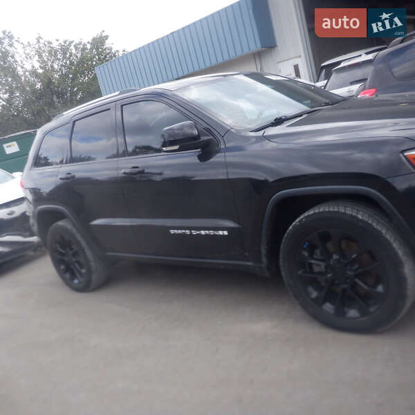 Внедорожник / Кроссовер Jeep Grand Cherokee 2013 в Черкассах