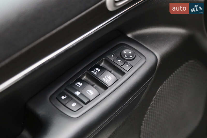 Внедорожник / Кроссовер Jeep Grand Cherokee 2018 в Киеве фото 22 Внедорожник / Кроссовер Jeep Grand Cherokee 2018 в Киеве