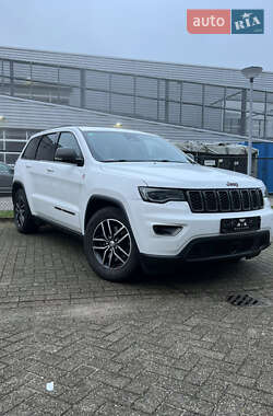 Внедорожник / Кроссовер Jeep Grand Cherokee 2017 в Киеве