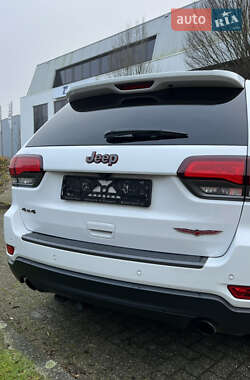 Позашляховик / Кросовер Jeep Grand Cherokee 2017 в 