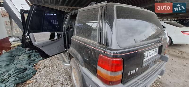 Внедорожник / Кроссовер Jeep Grand Cherokee 1995 в Дружковке