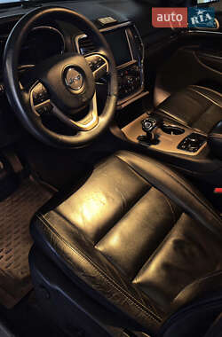Позашляховик / Кросовер Jeep Grand Cherokee 2013 в 