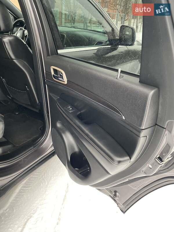 Позашляховик / Кросовер Jeep Grand Cherokee 2013 в Хмельницькому фото 20 Позашляховик / Кросовер Jeep Grand Cherokee 2013 в Хмельницькому