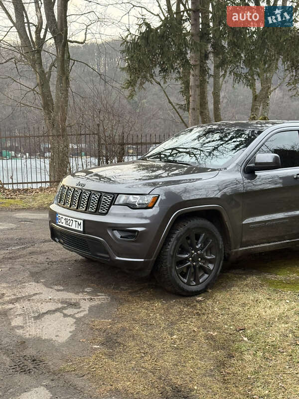 Внедорожник / Кроссовер Jeep Grand Cherokee 2019 в Львове