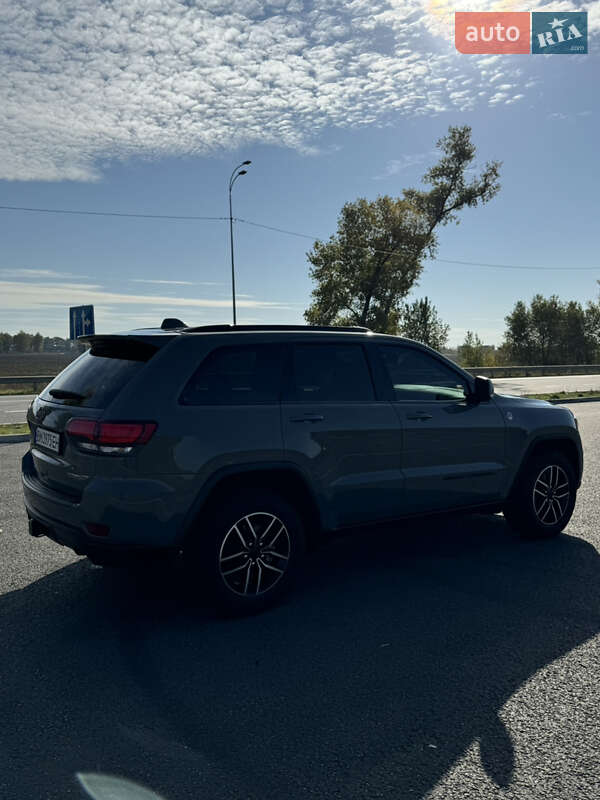 Внедорожник / Кроссовер Jeep Grand Cherokee 2020 в Киеве