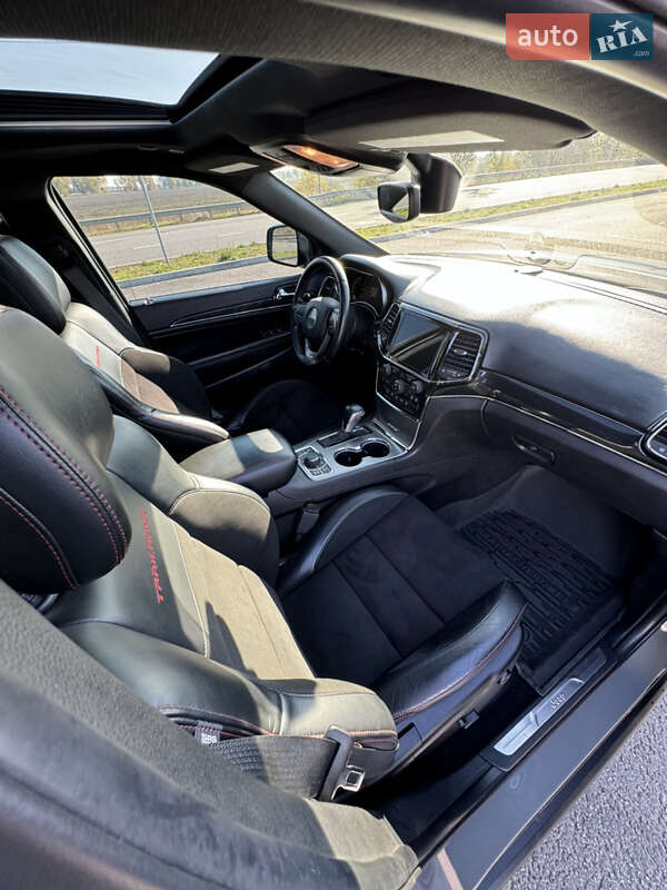 Внедорожник / Кроссовер Jeep Grand Cherokee 2020 в Киеве