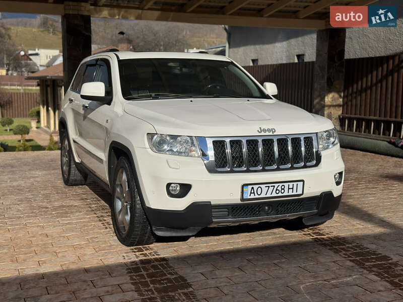 Внедорожник / Кроссовер Jeep Grand Cherokee 2011 в Рахове