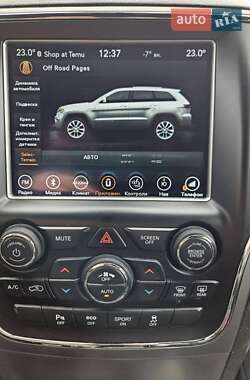 Позашляховик / Кросовер Jeep Grand Cherokee 2018 в 