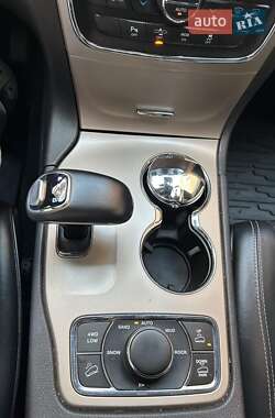 Внедорожник / Кроссовер Jeep Grand Cherokee 2013 в 