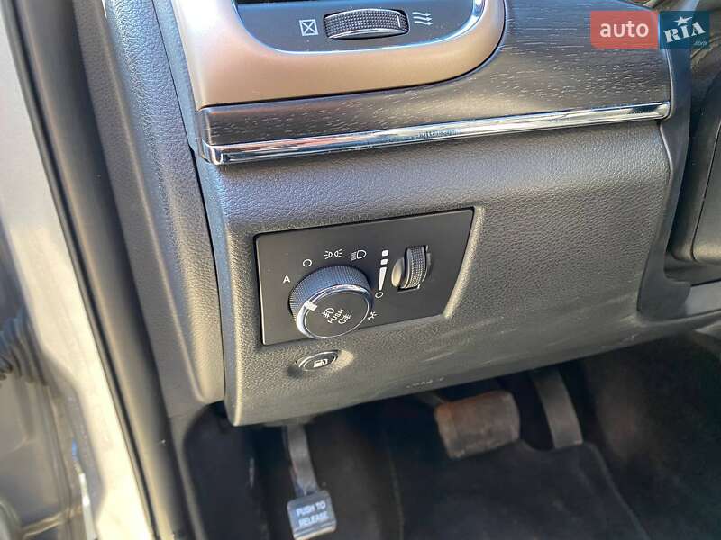 Позашляховик / Кросовер Jeep Grand Cherokee 2015 в Львові