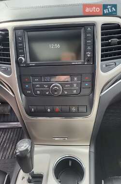 Позашляховик / Кросовер Jeep Grand Cherokee 2012 в 
